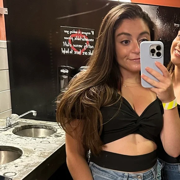 Elegant Black Women's Top - Picture 3 of 3